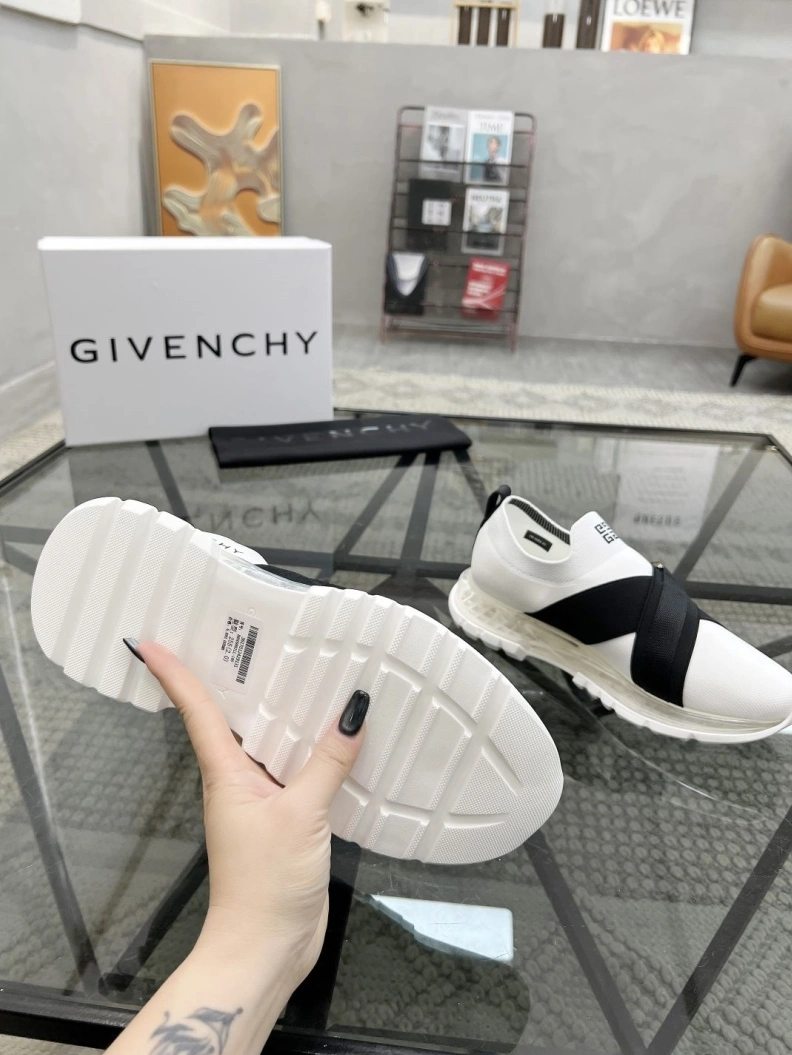 Refined Gxvxnchy Sneakers 152666