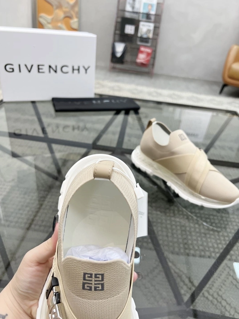 Durable Gxvxnchy Sneakers 152664