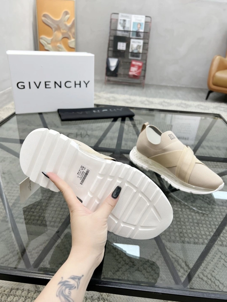 Durable Gxvxnchy Sneakers 152664