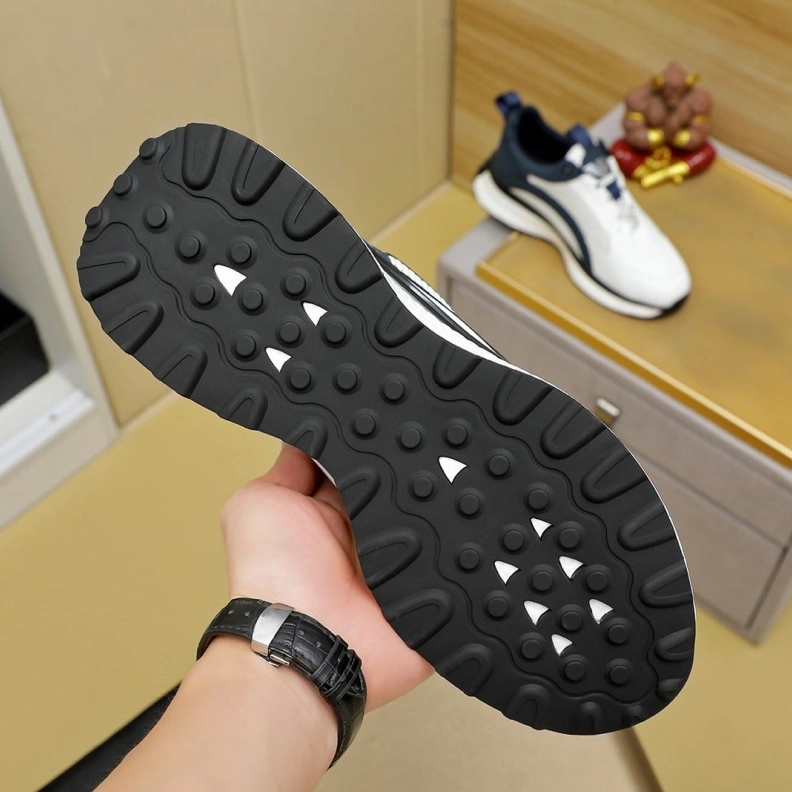 Versatile Armxnx Sneakers 108405