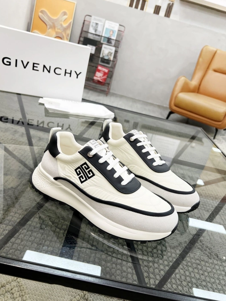 Classic Gxvxnchy Sneakers 152655