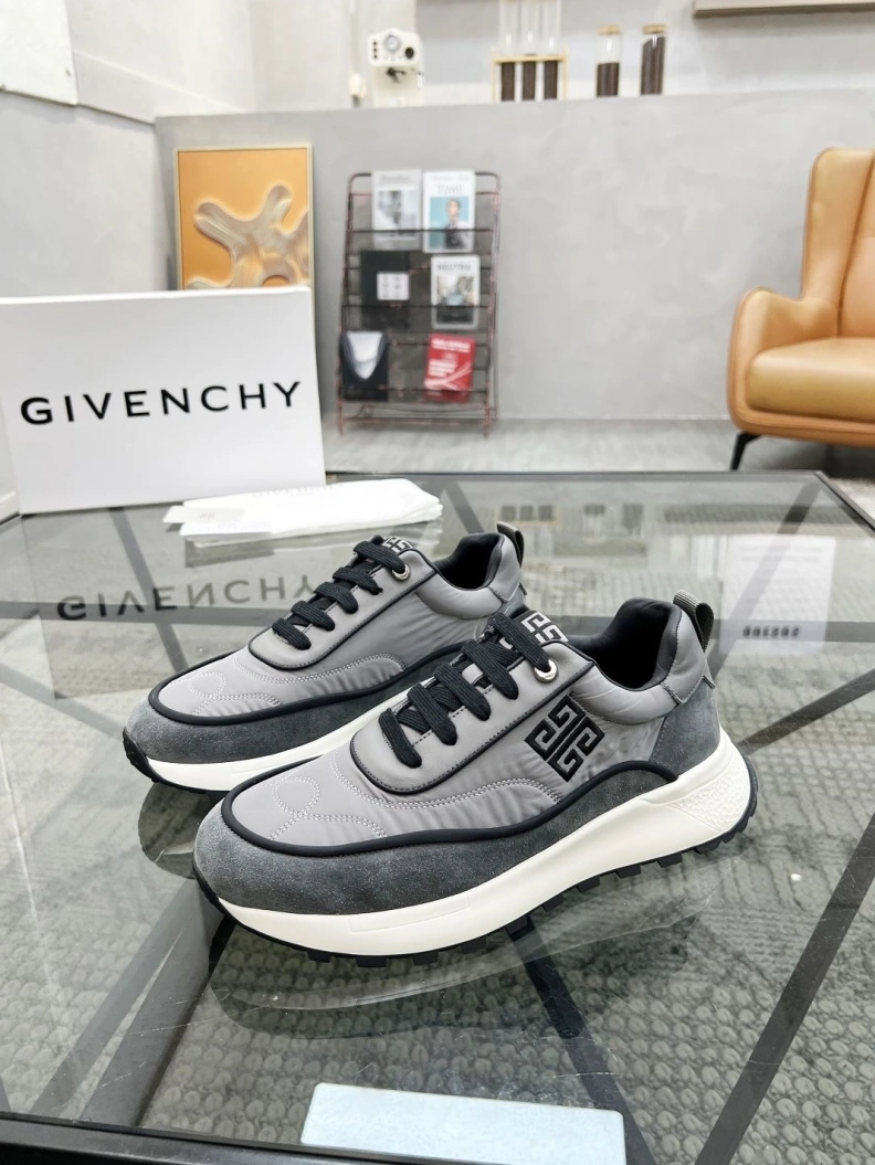 Gxvxnchy Sneakers Affordable 152660