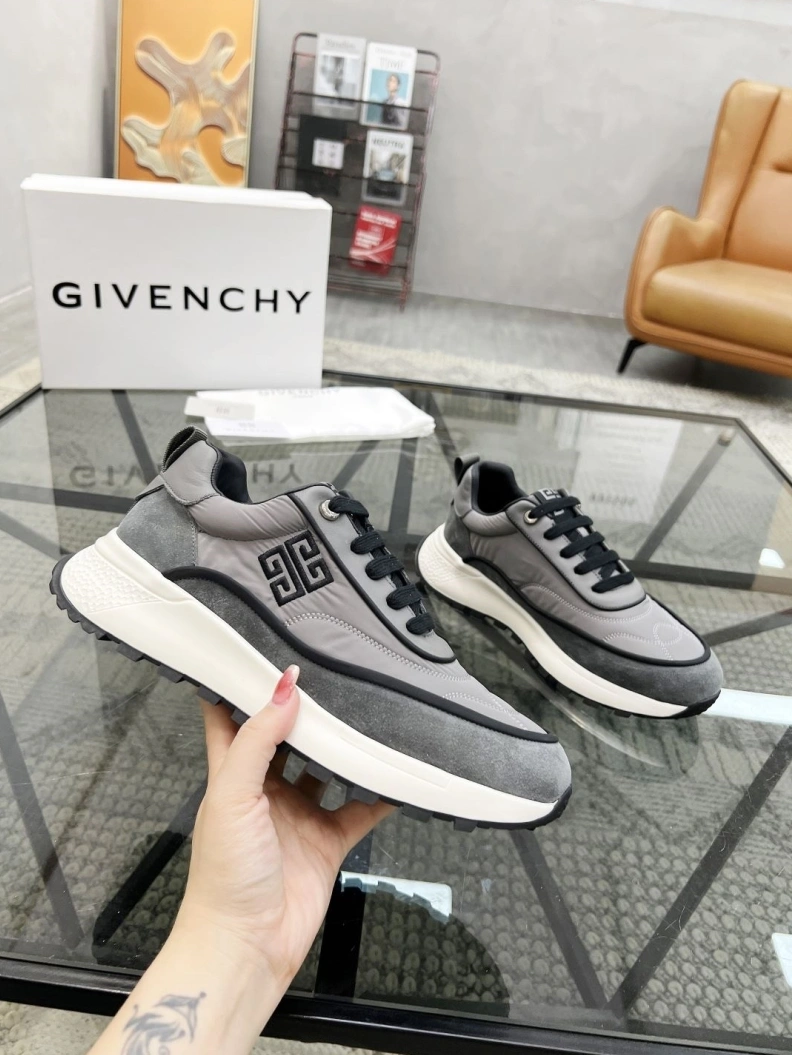 Gxvxnchy Sneakers Affordable 152660