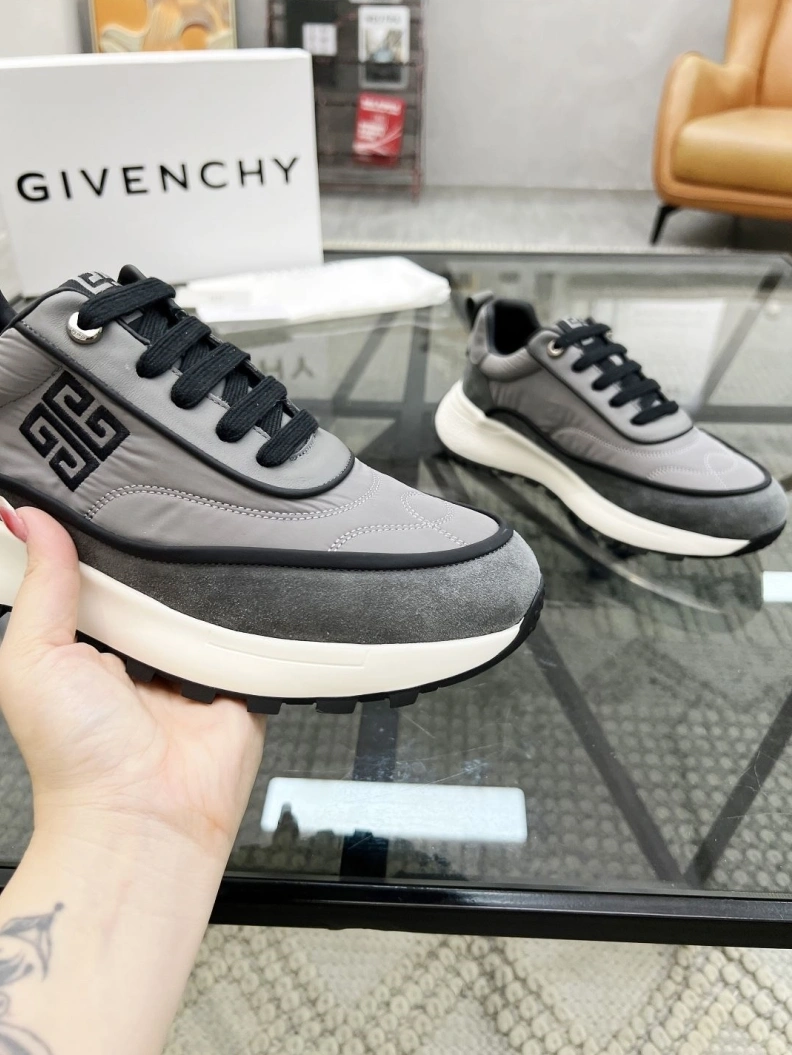 Gxvxnchy Sneakers Affordable 152660