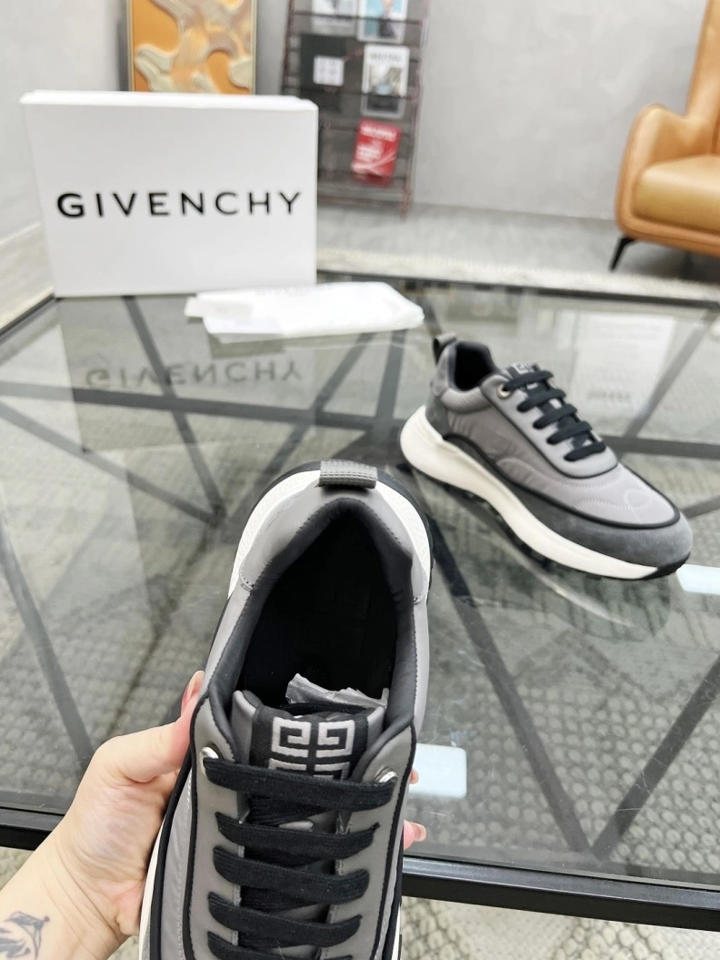 Gxvxnchy Sneakers Affordable 152660