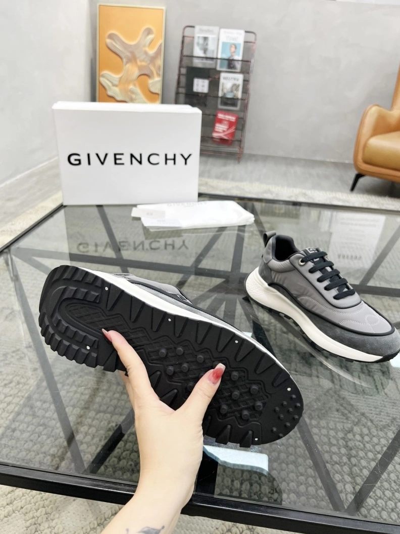 Gxvxnchy Sneakers Affordable 152660