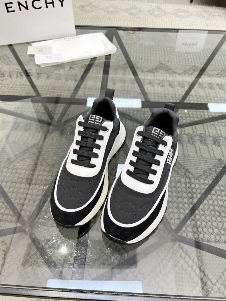 Gxvxnchy Sneakers EyeCatching 152662