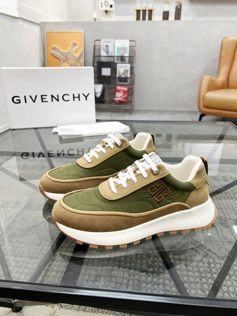 Gxvxnchy Sneakers Cozy 152658