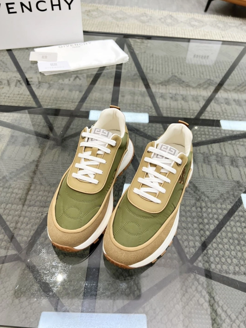 Gxvxnchy Sneakers Cozy 152658