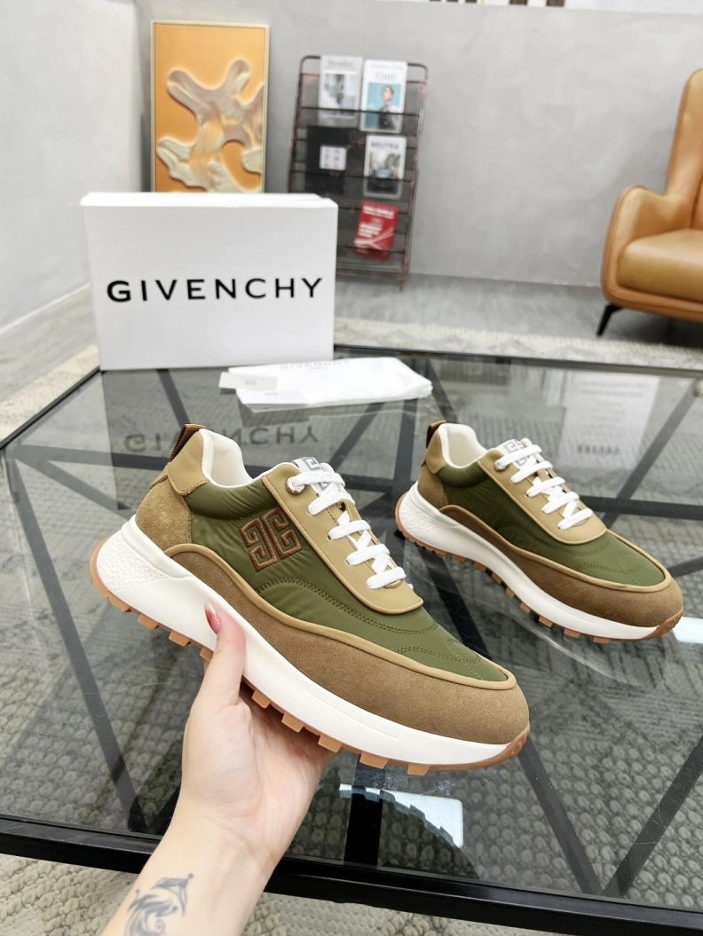 Gxvxnchy Sneakers Cozy 152658