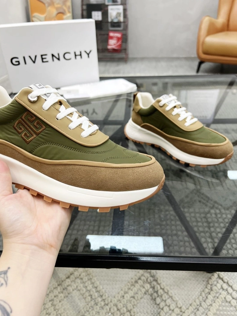 Gxvxnchy Sneakers Cozy 152658