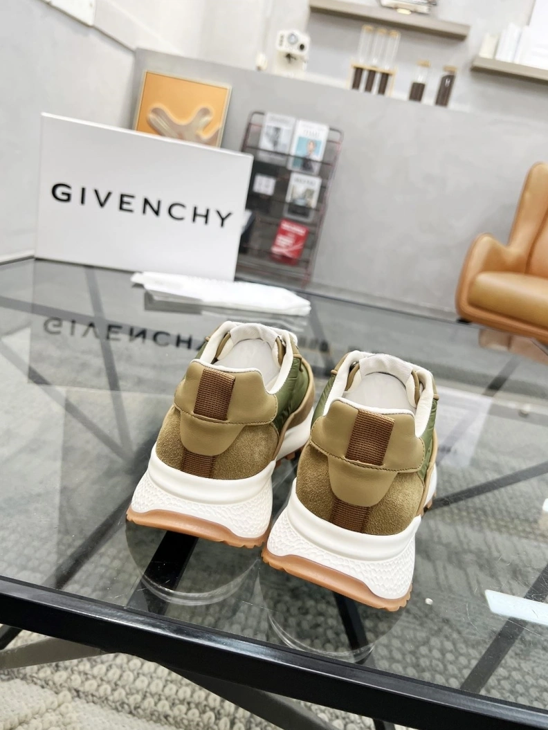 Gxvxnchy Sneakers Cozy 152658
