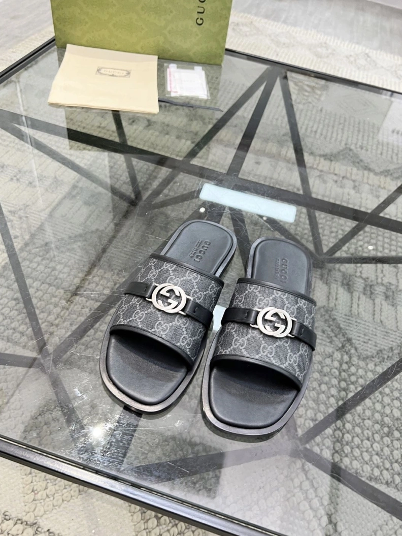 Sleek Gxccx Slippers 156523