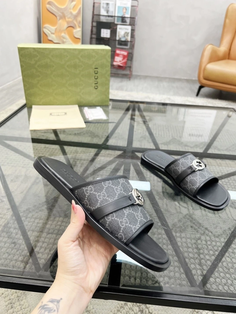 Sleek Gxccx Slippers 156523