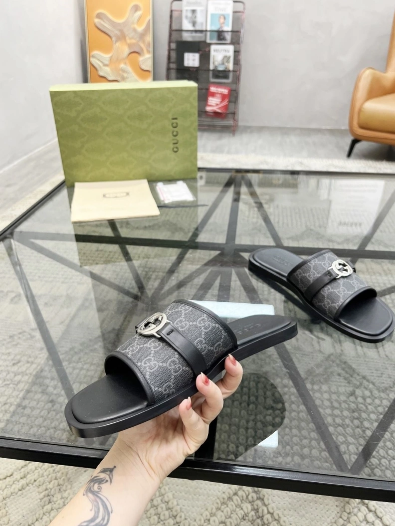 Sleek Gxccx Slippers 156523
