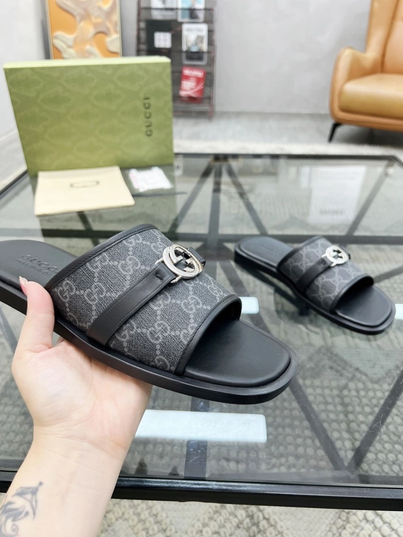 Sleek Gxccx Slippers 156523