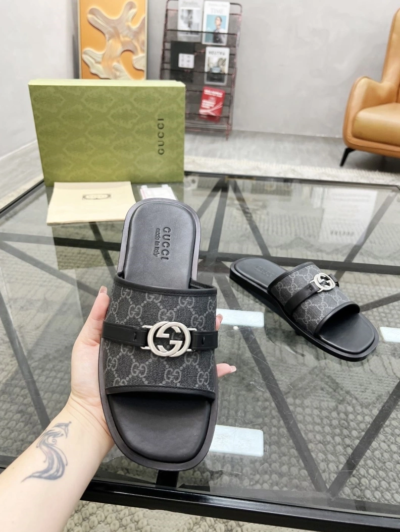 Sleek Gxccx Slippers 156523