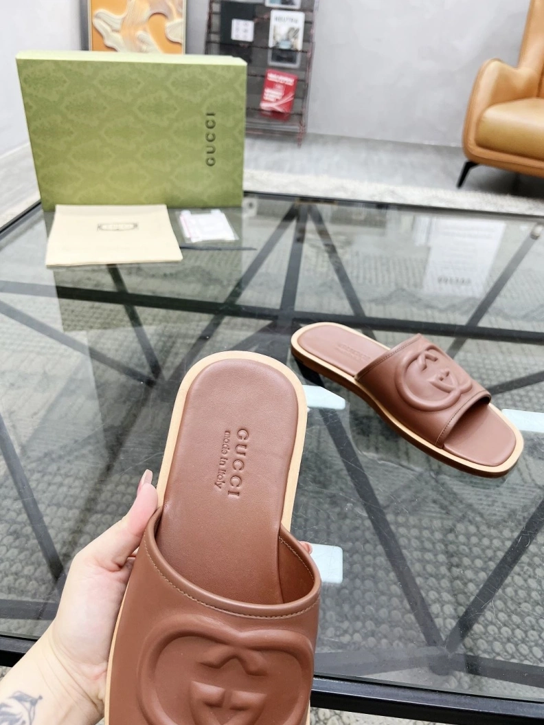 Affordable Gxccx Slippers 156512