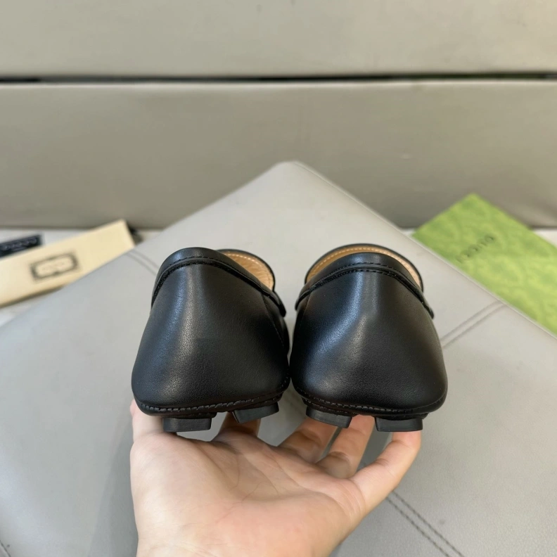 Gxccx Leather Shoes Compact 156696