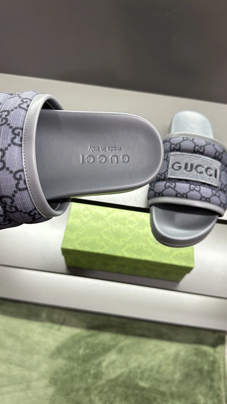 Vibrant Gxccx Slippers 156520