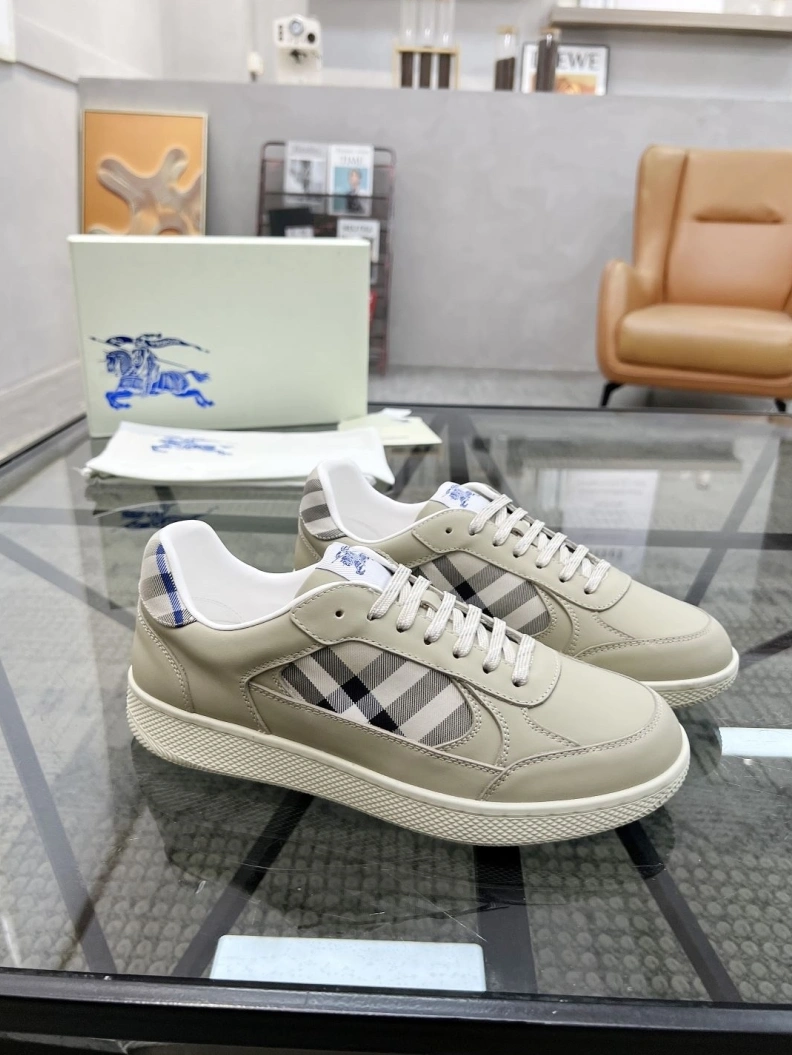 EyeCatching Bxrbxrry Sneakers 114754