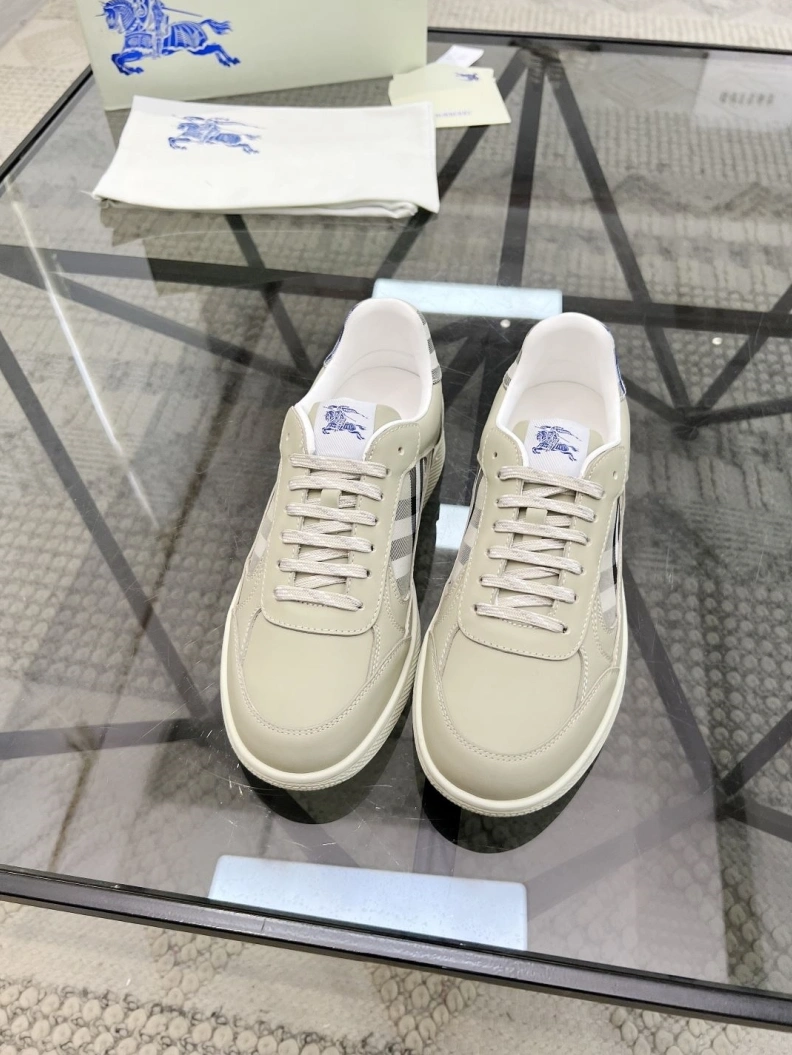 EyeCatching Bxrbxrry Sneakers 114754