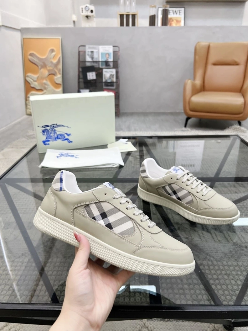 EyeCatching Bxrbxrry Sneakers 114754
