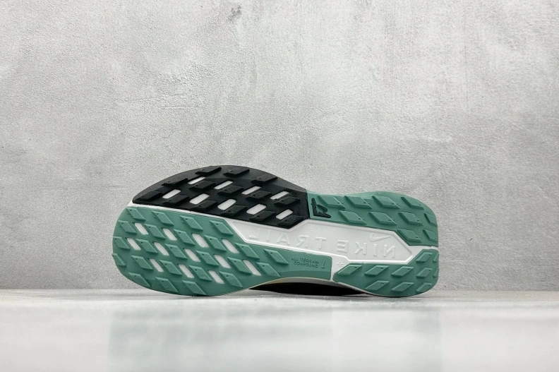 Vibrant Nxkx Sneakers 198923