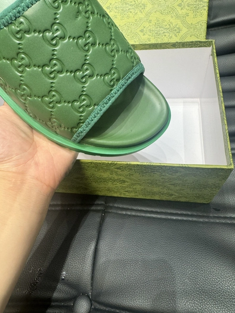 Elegant Gxccx Slippers 156498