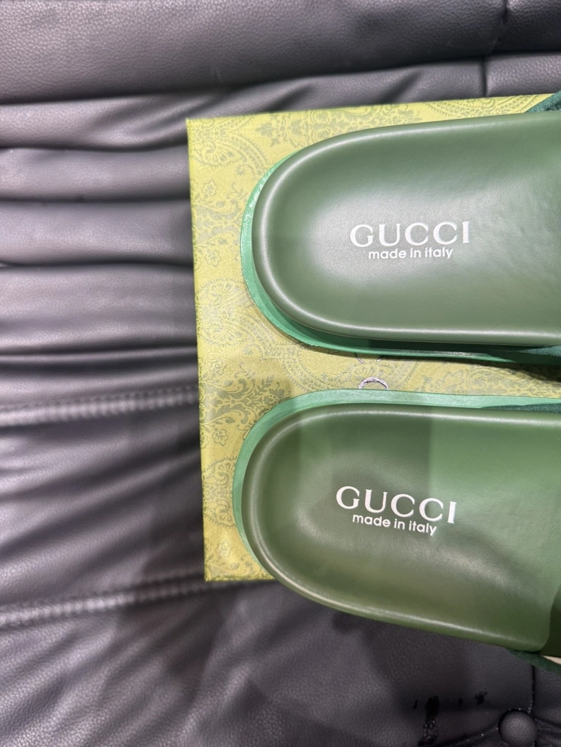 Elegant Gxccx Slippers 156498