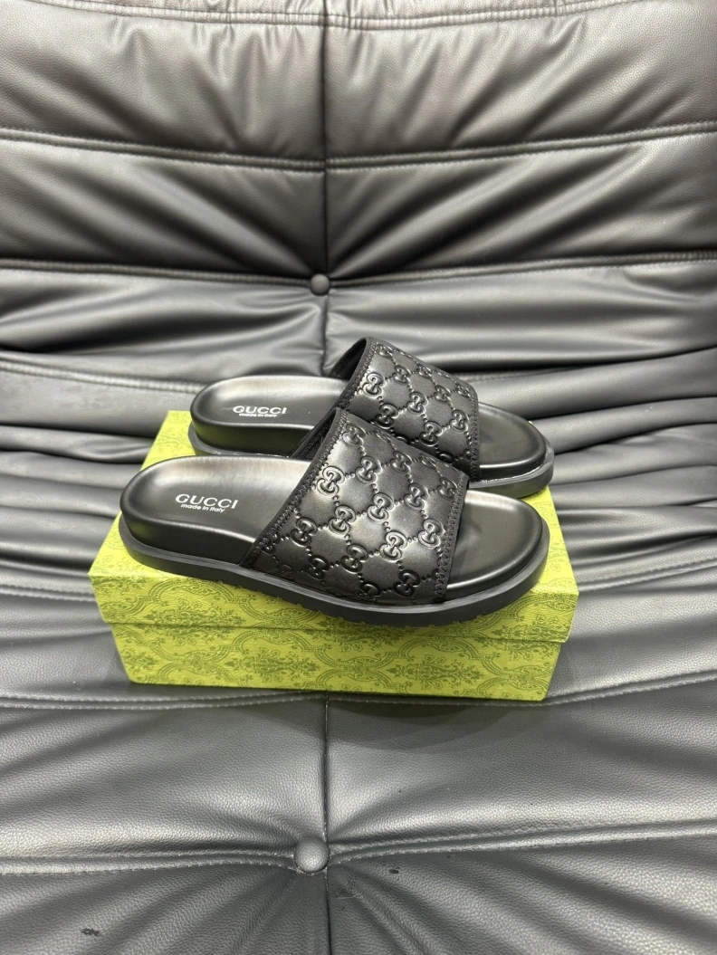 Functional Gxccx Slippers 156497