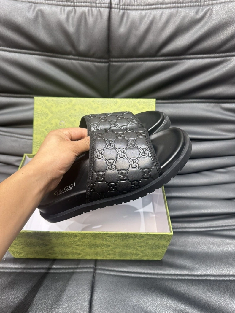 Functional Gxccx Slippers 156497