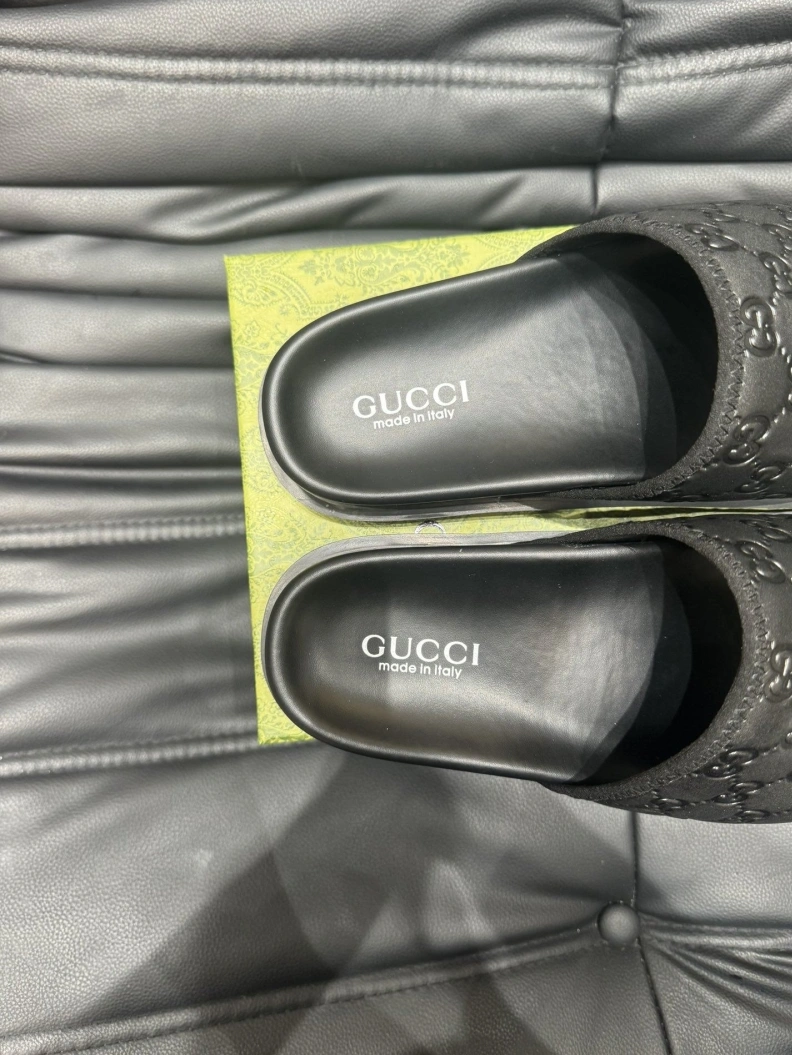 Functional Gxccx Slippers 156497