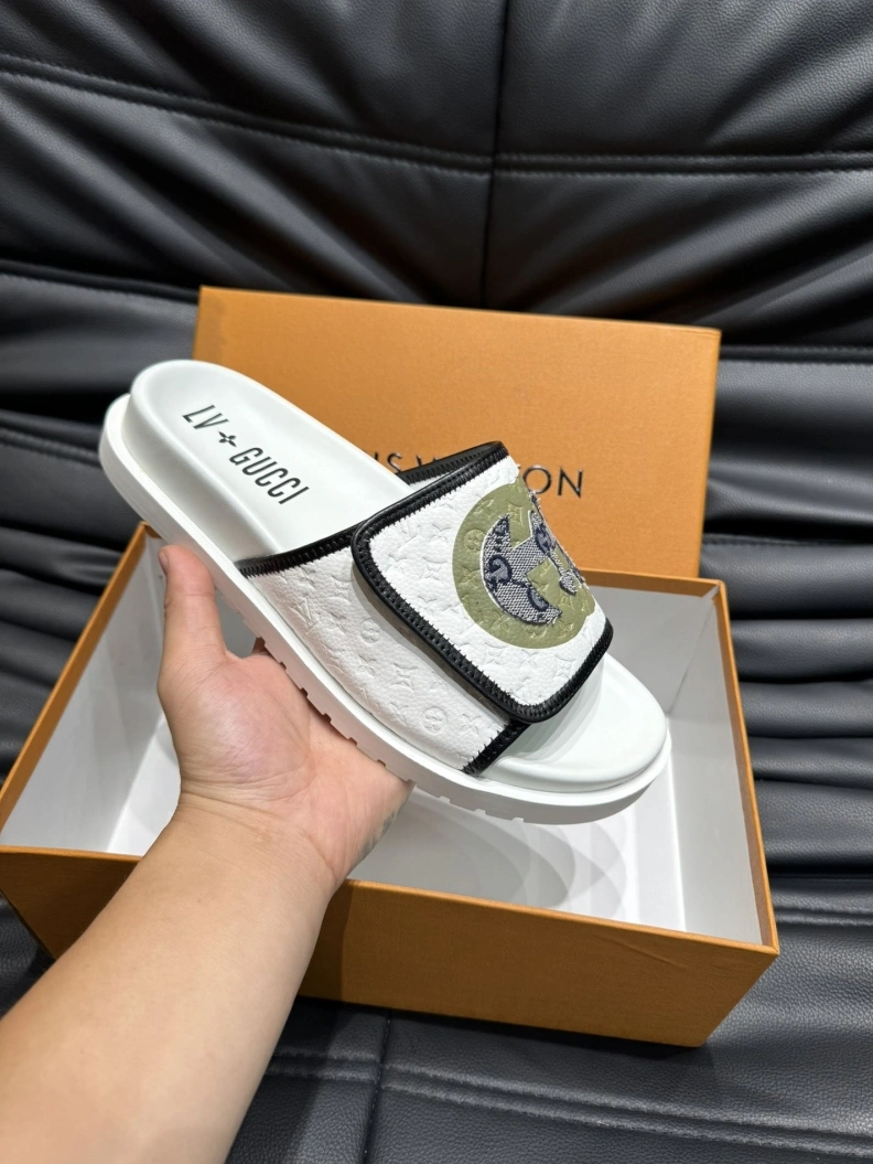 WellDesigned Gxccx Slippers 156493