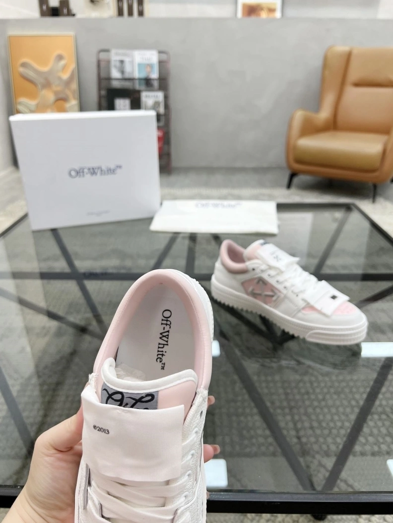 Practical Mxnclxr Sneakers 197470