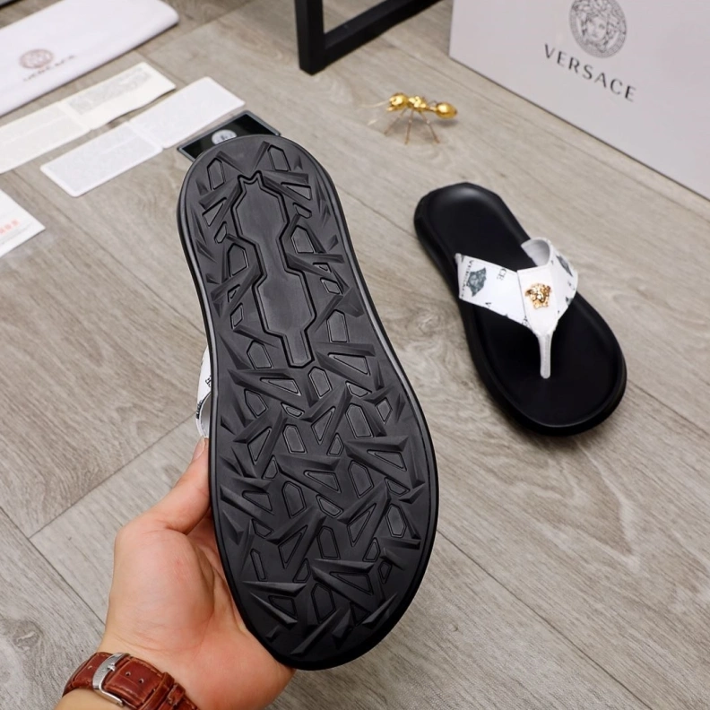 EyeCatching Gxvxnchy Slippers 152735