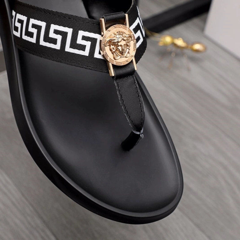 Trendy Gxvxnchy Slippers 152741