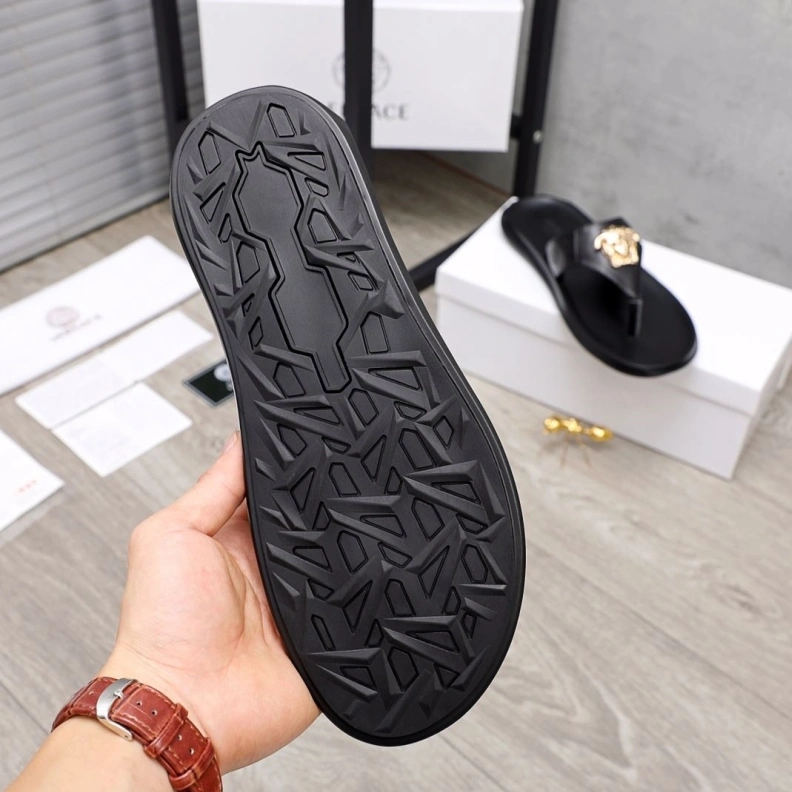 Sleek Gxvxnchy Slippers 152709