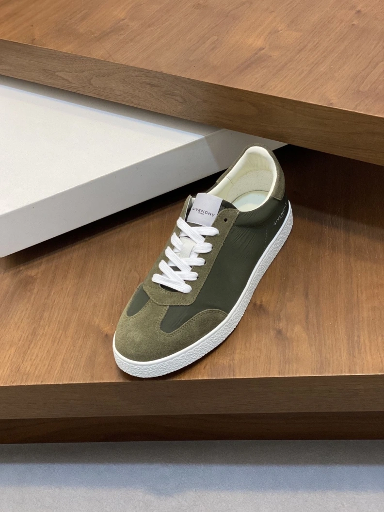 Gxvxnchy Sneakers Durable 152650