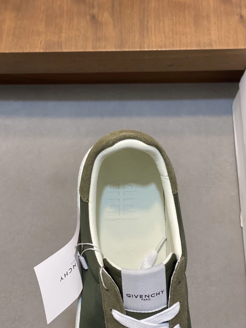 Gxvxnchy Sneakers Durable 152650