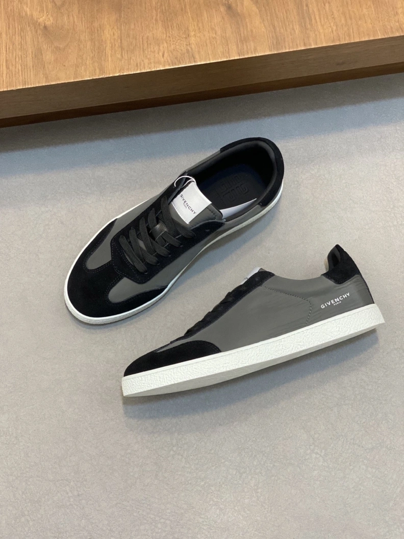 Gxvxnchy Sneakers Practical 152647