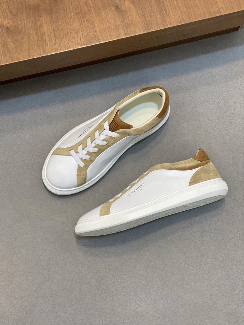 Flexible Gxvxnchy Sneakers 152656