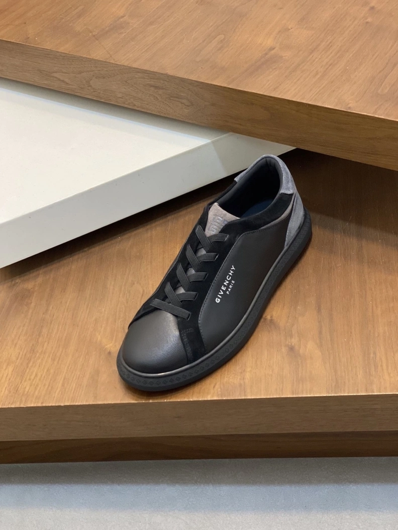 Gxvxnchy Sneakers Elegant 152657