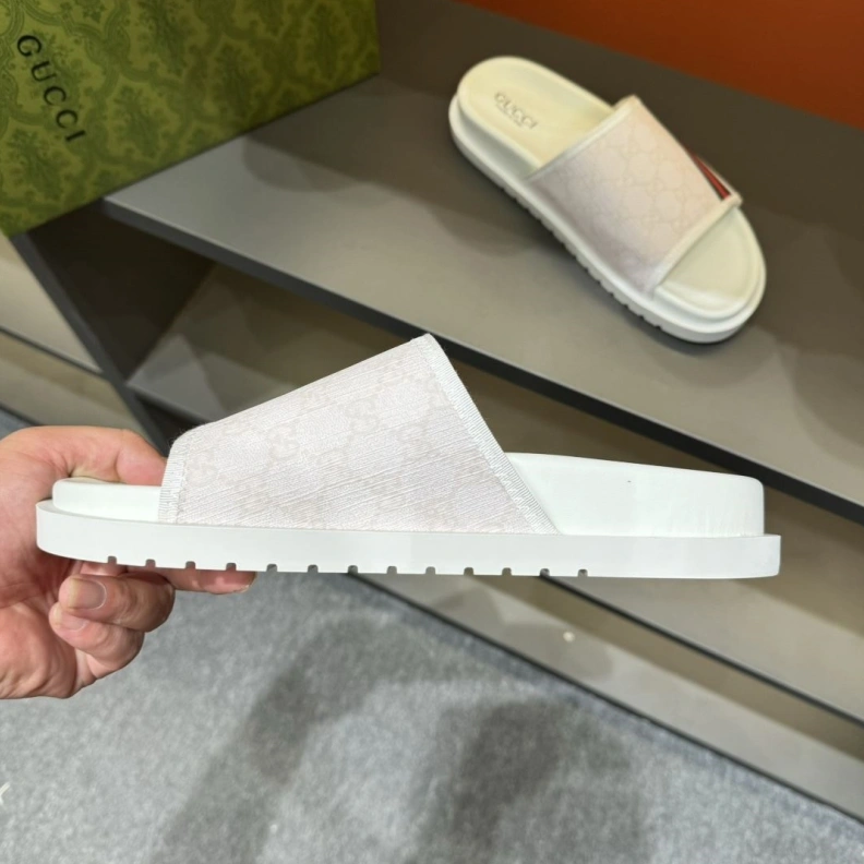 Reliable Gxccx Slippers 156423