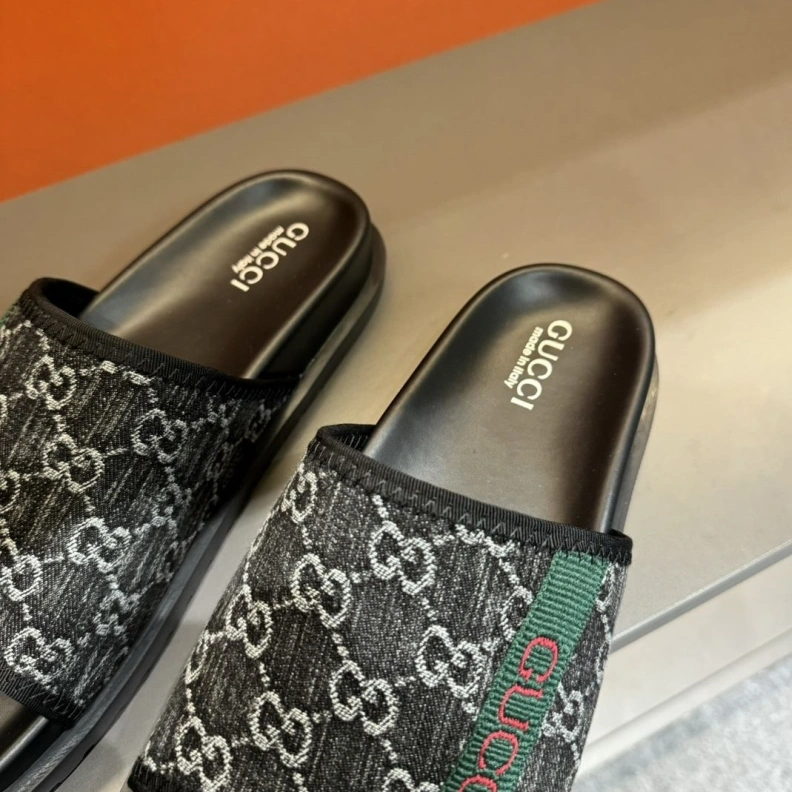 Trendy Gxccx Slippers 156414