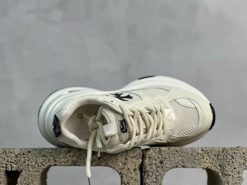 Versatile Othxr Sneakers 211471