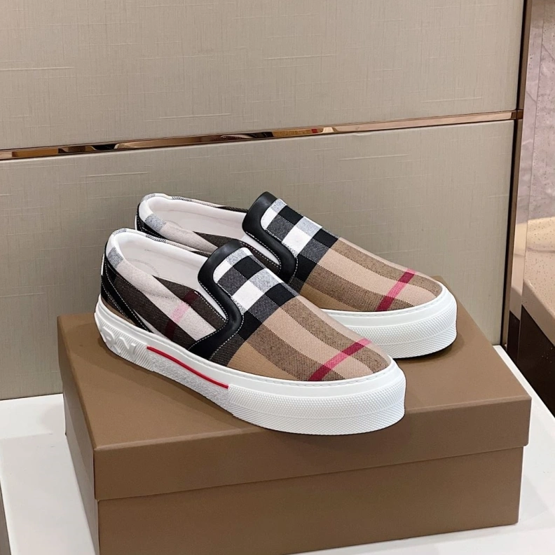 Timeless Bxrbxrry Sneakers 114734
