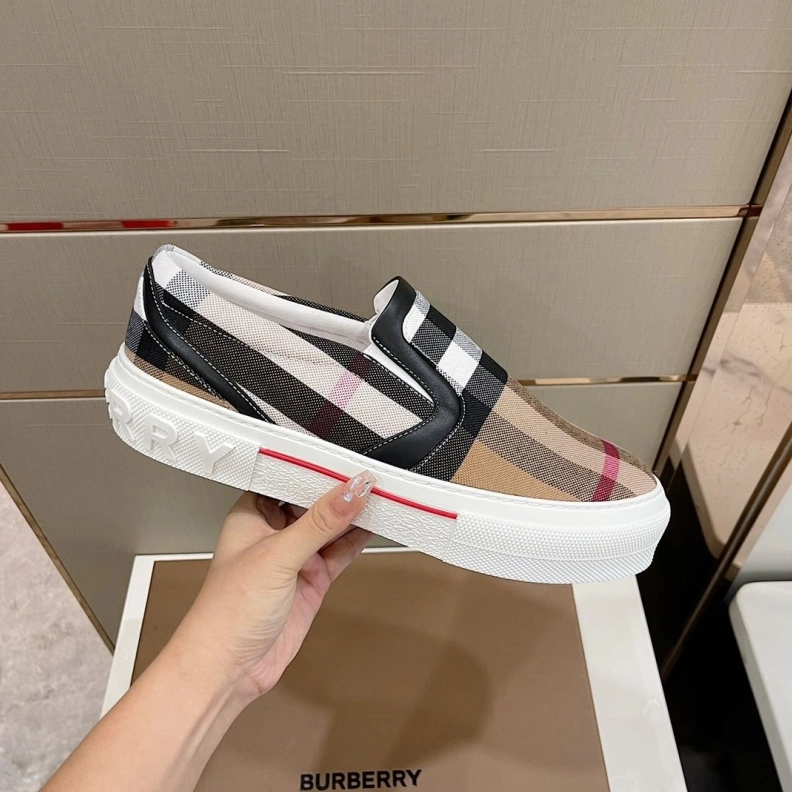 Timeless Bxrbxrry Sneakers 114734