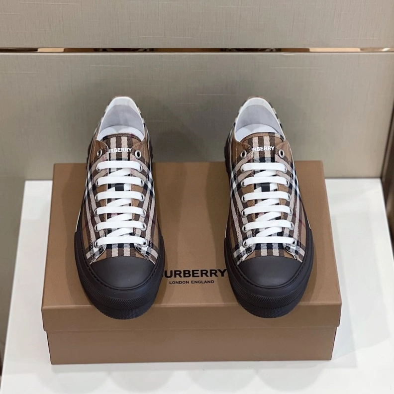 Timeless Bxrbxrry Sneakers 114729