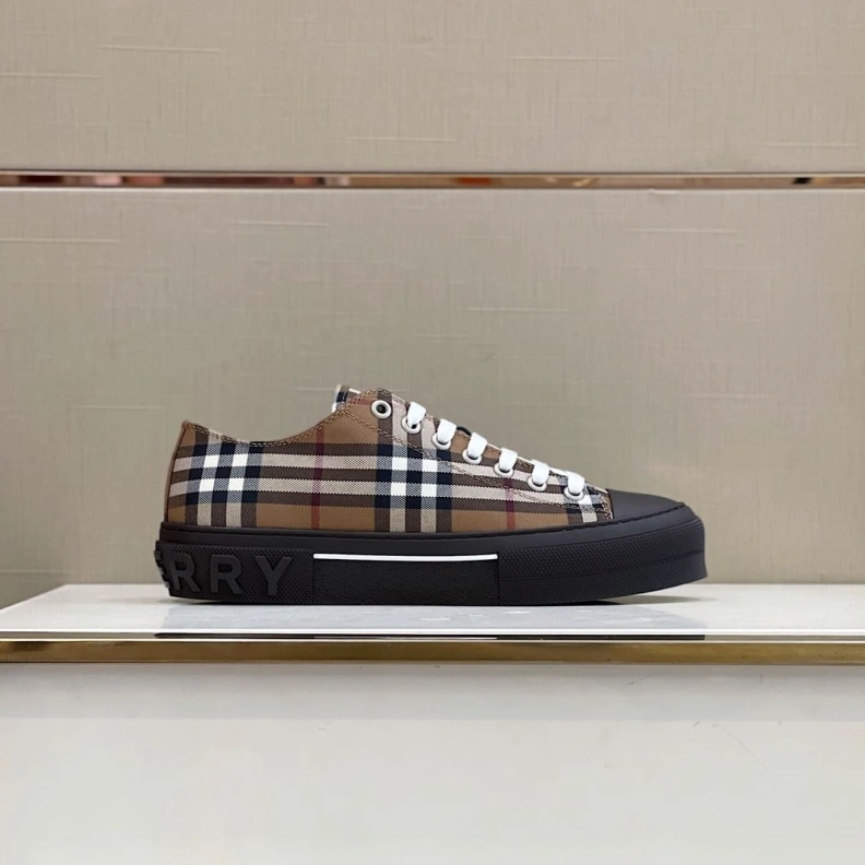 Timeless Bxrbxrry Sneakers 114729